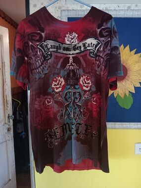 Remetee Vintage Graphic T-Shirt - Red Floral Skull Design. L